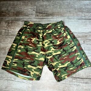 Camouflage Feed Me Fight Me Men's Shorts Size Medium